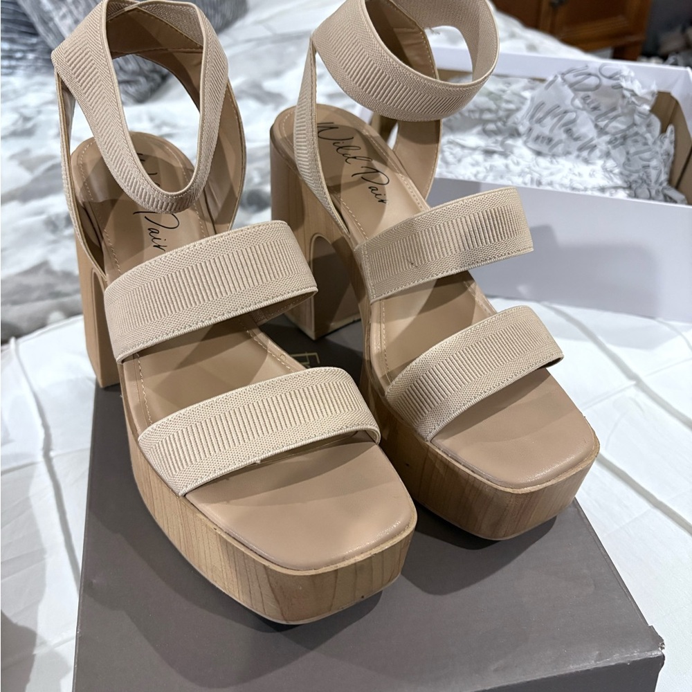 Wild pair Beige Platform Sandals